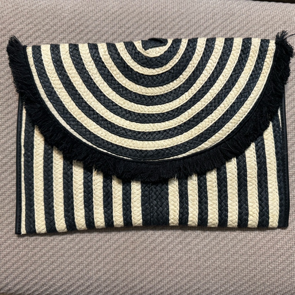 Stella & Dot Awning Clutch Black and Cream